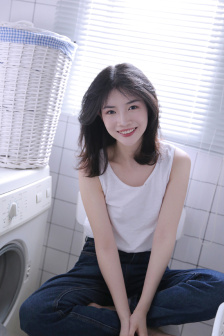 三更饺子田朴珺梁家辉在地上